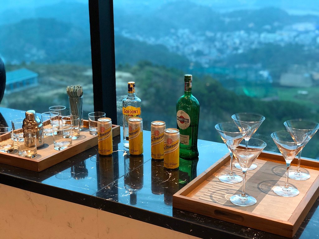 trai-nghiem-dich-vu-flc-ha-long