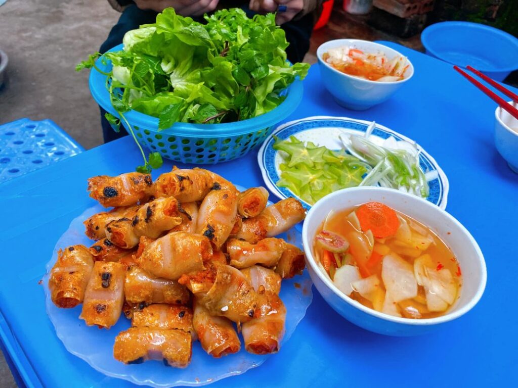 du-lich-thanh-hoa-sam-son-an-gi-nha-hang-mon-ngon-1